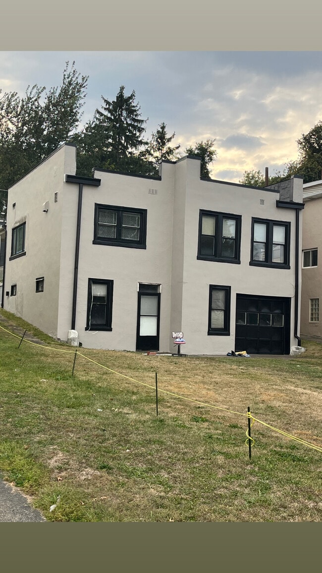 property at 147 S 9th St