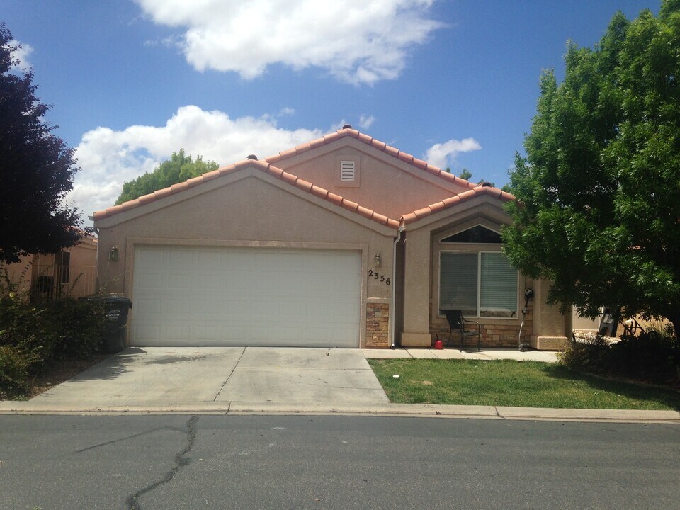 2356 S 780 W in Hurricane, UT - Building Photo