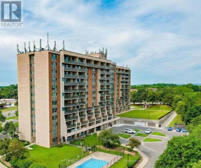 property at 2929 Aquitaine Ave