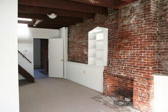 3 State St, Unit B1 in Newburyport, MA - Building Photo - Building Photo
