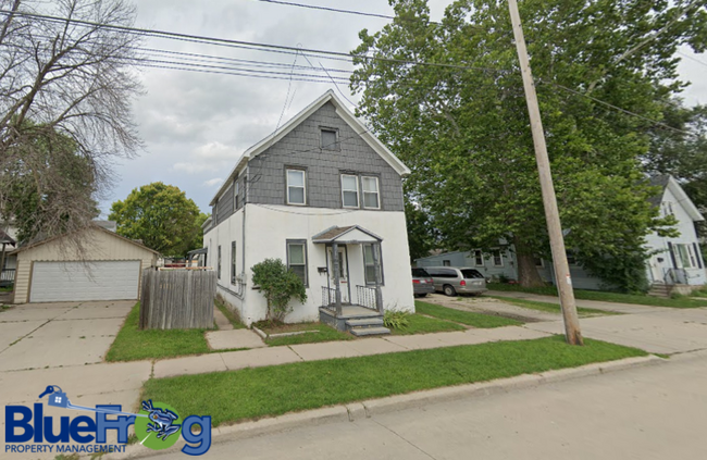 1215 University Ave