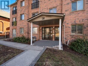 28 Victoria Ave N in Hamilton, ON - Building Photo - Building Photo