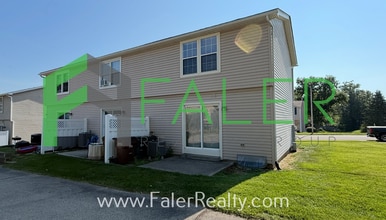 2153 Chapel Dr in Fairborn, OH - Building Photo - Building Photo