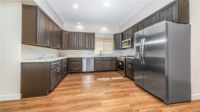 17158 Chatsworth St, Unit #4 in Granada Hills, CA - Building Photo - Building Photo