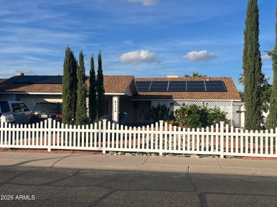 4112 W Hearn Rd in Phoenix, AZ - Building Photo