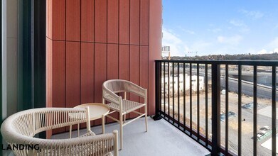 632 Howard Rd SE, Unit 842 in Washington, DC - Building Photo - Building Photo