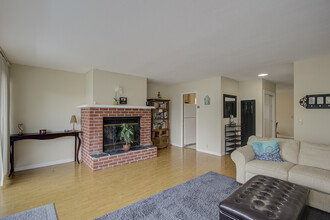 1192 Kains Ave in Berkeley, CA - Building Photo - Interior Photo