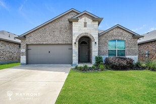 1012 Nicole Way in Burleson, TX - Building Photo