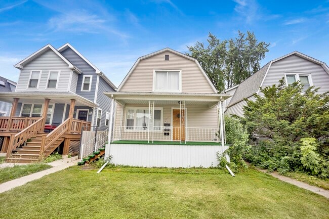 5037 W Winona St in Chicago, IL - Building Photo - Building Photo
