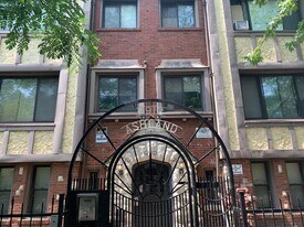 6912 N Ashland Ave in Chicago, IL - Building Photo