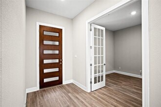 513 Barnhill Lp in Dripping Springs, TX - Building Photo - Building Photo