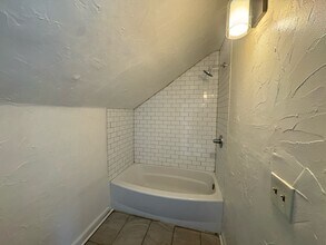 2299 Harrison Ave, Unit 3 in Cincinnati, OH - Building Photo - Building Photo