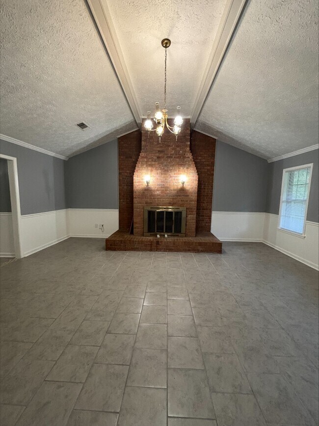 622 Hospital Rd in Starkville, MS - Building Photo - Building Photo