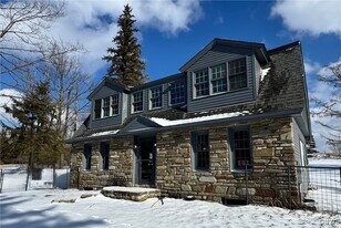 3956 Nelson Heights in Cazenovia, NY - Building Photo