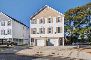 8125 Redmon Rd in Norfolk, VA - Building Photo