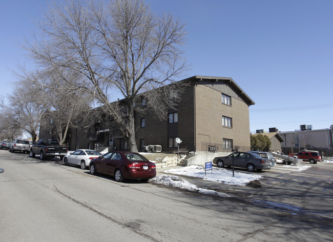 Arapahoe Village in Lincoln, NE - Building Photo - Building Photo