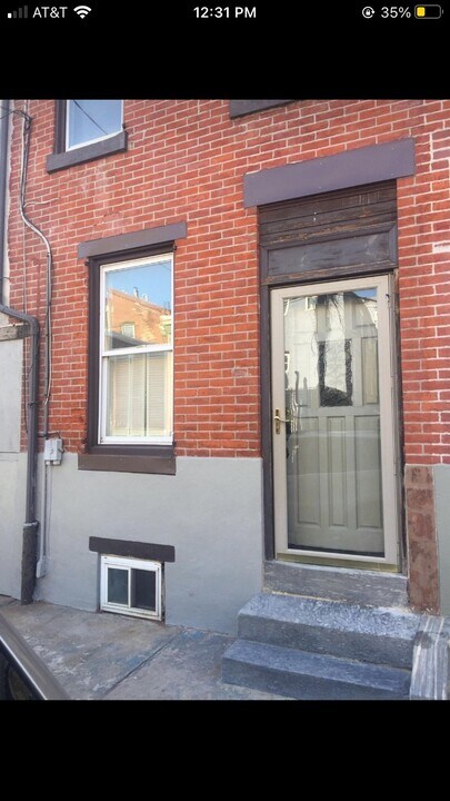 1512 N Leithgow St in Philadelphia, PA - Building Photo