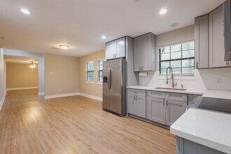 12028 Cedar Ln in Conroe, TX - Building Photo - Building Photo