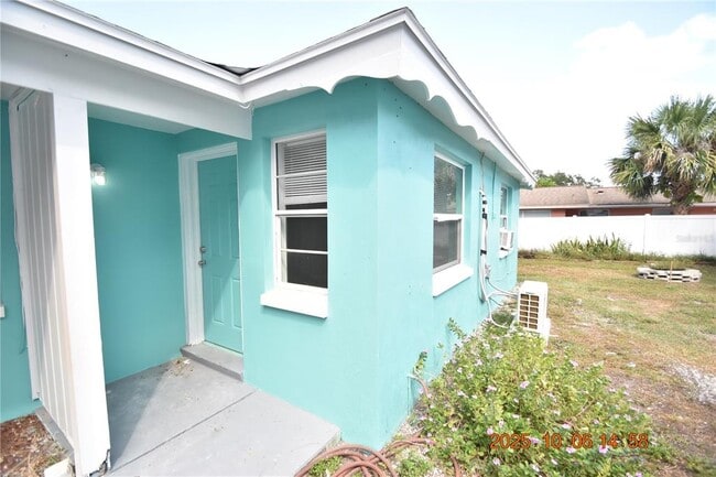 401 Milwaukee Ave in Dunedin, FL - Building Photo - Building Photo