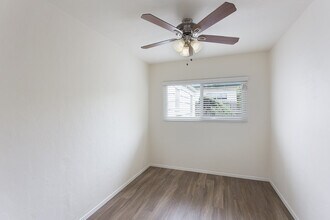 4917 Saratoga Ave-Unit -4917 in San Diego, CA - Building Photo - Building Photo