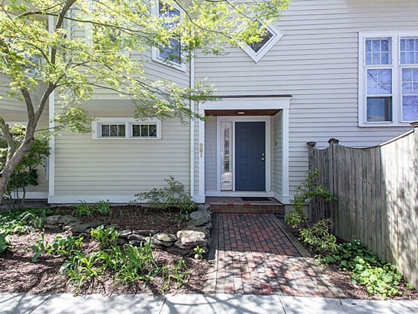 281 Brookline St in Cambridge, MA - Foto de edificio - Building Photo