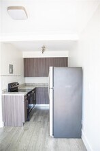 345 85th St in Miami Beach, FL - Foto de edificio - Building Photo