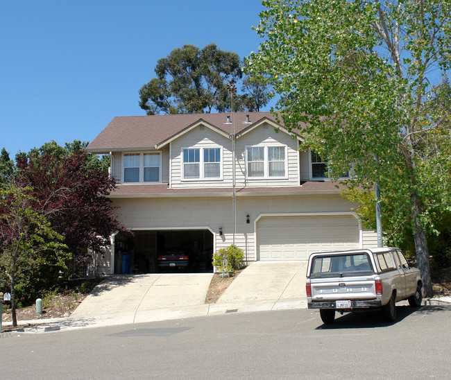 3241 Nielsen Ct in Santa Rosa, CA - Building Photo - Building Photo