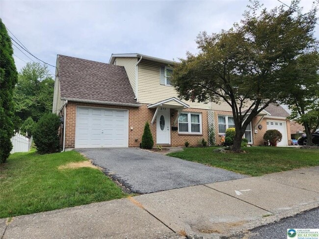 273 W 26th St in Northampton, PA - Foto de edificio - Building Photo
