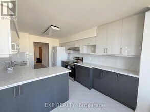 175 Bamburgh Cir in Toronto, ON - Building Photo - Building Photo