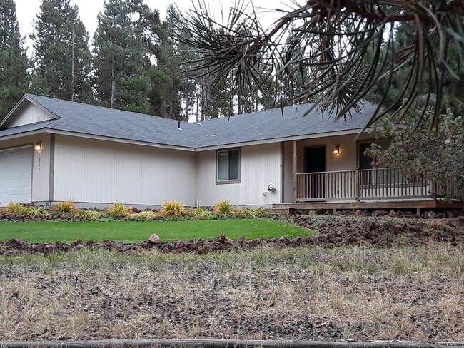 16293 Lava Dr in La Pine, OR - Building Photo - Building Photo