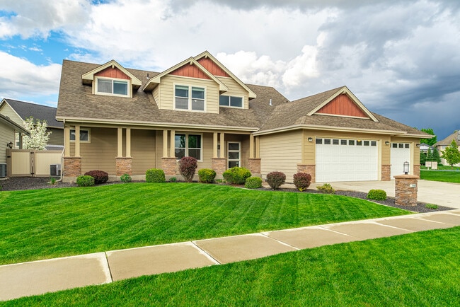 property at 7708 N Warren Ln