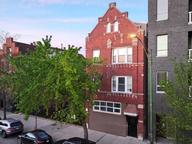 property at 1435 N Ashland Ave