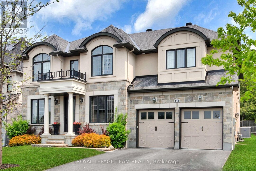 321 Trestle St in Ottawa, ON - Building Photo