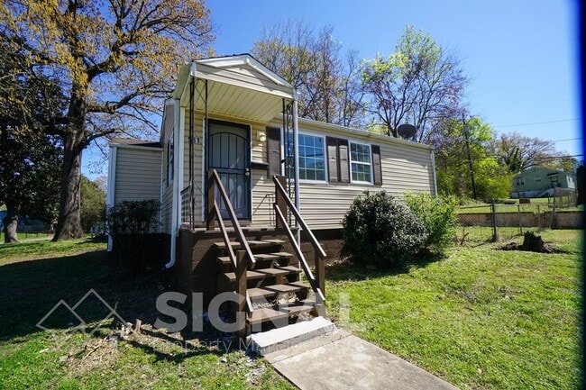property at 581 Seminole Cir