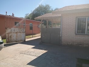 8108 La Paloma Cir in El Paso, TX - Building Photo - Building Photo