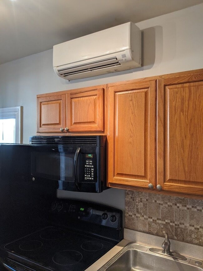 1017 Green St in Harrisburg, PA - Building Photo - Building Photo