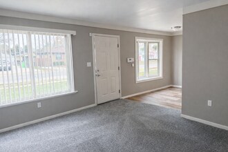 20812 Woodward St in Clinton Township, MI - Building Photo - Building Photo