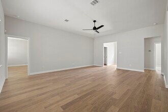 3129 Banyan Dr in Santa Fe, TX - Building Photo - Building Photo