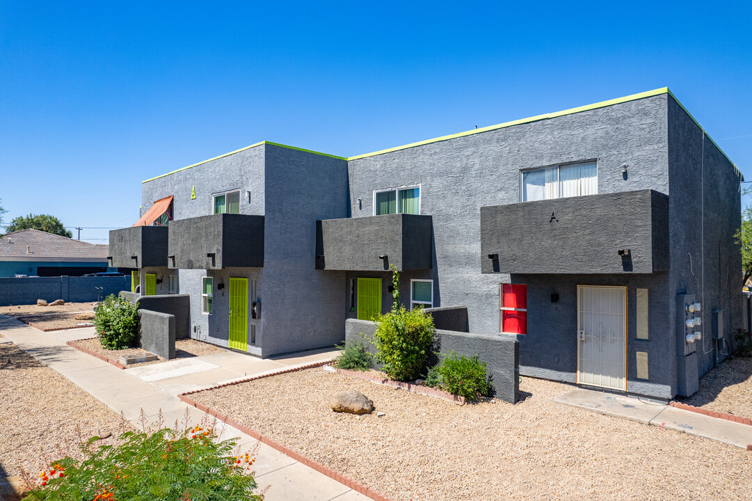 Jovial in Surprise, AZ - Foto de edificio