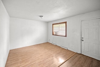 512 E Olive St in Decatur, IL - Building Photo - Building Photo