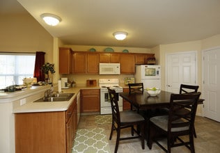 Redwood Danville in Danville, IN - Foto de edificio - Interior Photo