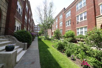 36 Saint Paul St, Unit B in Brookline, MA - Building Photo - Building Photo