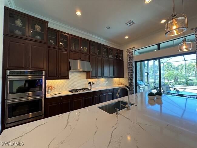 9262 Rialto Ln in Naples, FL - Foto de edificio - Building Photo
