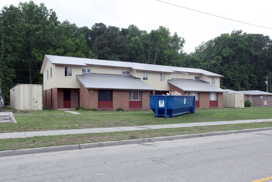 Creekwood South in Wilmington, NC - Building Photo