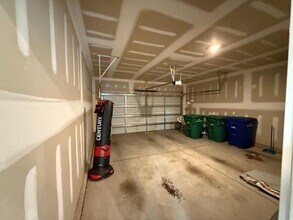 212 Brook Farm Ln in Fuquay Varina, NC - Building Photo - Building Photo