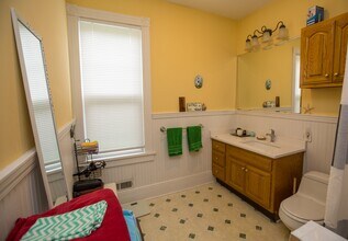 388 Summer St, Unit lower in Buffalo, NY - Building Photo - Building Photo