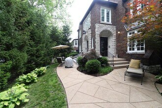 7574 York Dr in Clayton, MO - Building Photo - Building Photo