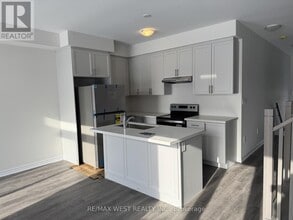 111 Watts Mews in Kawartha Lakes, ON - Building Photo - Building Photo