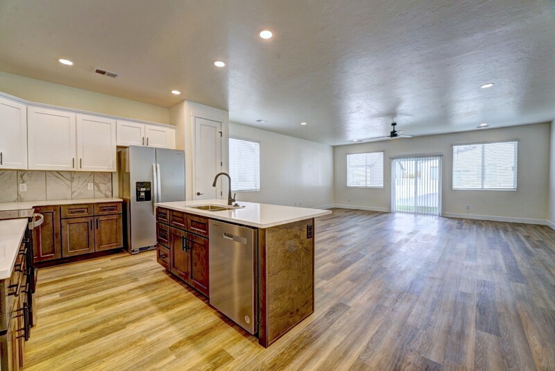 1667 Iron Dr in Fruita, CO - Building Photo