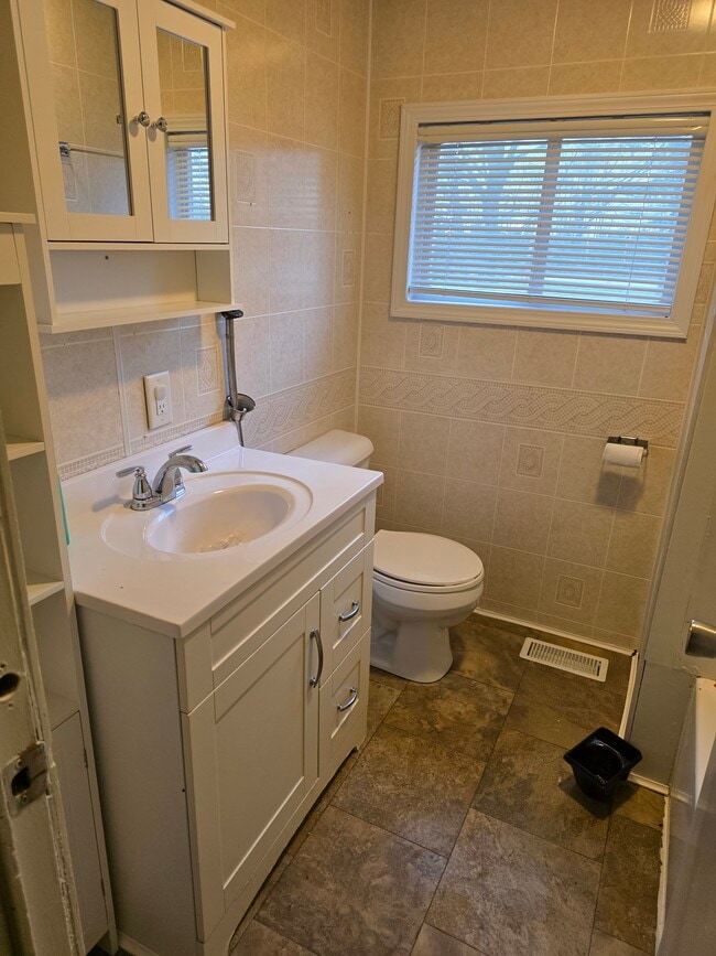 E3338 690th Ave, Unit Upstairs in Menomonie, WI - Building Photo - Building Photo